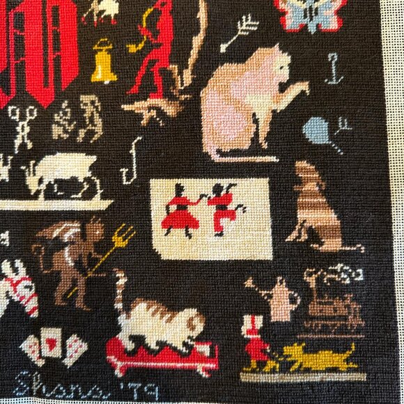 Rare Vintage 1979 Needlepoint Finished - Picture 7 of 8